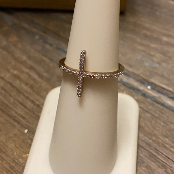 Diamond cross ring - Picture 7 of 7